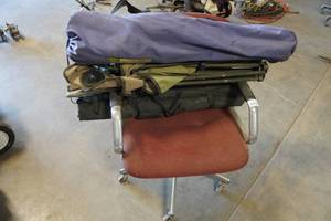 lot 397 image: Rolling Office Chair with Folding Chairs