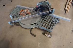 lot 384 image: Delta Sawbuck Frame and Trim Saw