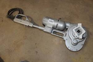 lot 414 image: Mueller Handheld Power Pipe Threader