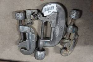 lot 831 image: Assorted Pipe Cutters