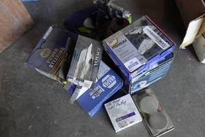 lot 364 image: Assorted Automotive Parts