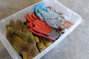 lot 368 image: Work Gloves