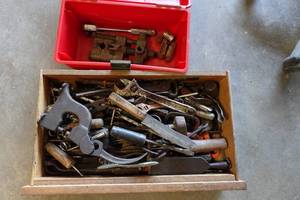lot 358 image: Assorted Tools - Wrenches, Screwdrivers, Socket Wrench