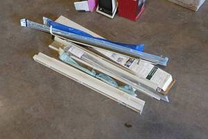 lot 349 image: Assorted Window Treatments