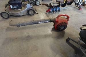 lot 359 image: Homelite HB-180 Blower
