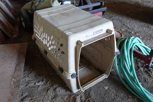 lot 468 image: Large Animal Pet Kennel