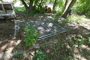 lot 20 image: 6 x 12 Chain Link Dog Kennel Panels