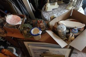 lot 519 image: Assorted Home Dcor