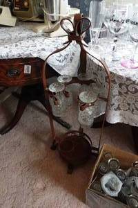 lot 516 image: Vintage Style Wine Rack