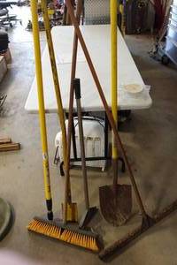 lot 390 image: Shop Broom, Shovel, Squeegie, Scraper, Extension Pole