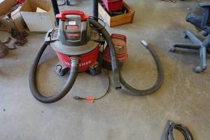 lot 549 image: 2 Shop Vacs
