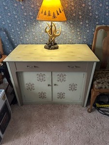 lot 532 image: Folding Table Cabinet