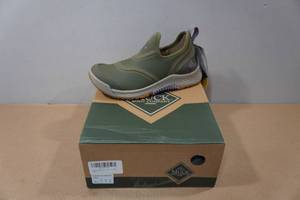 lot 11 image: Muck Boots Womens Outscape Low Shoes - Size 5