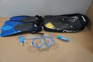 lot 107 image: Cressi Adult Rondine Palau Fin Snorkel Set - Fin Size LXL
