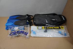 lot 108 image: Cressi Adult Rondine Palau Fin Snorkel Set - Fin Size SM