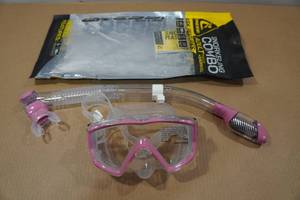 lot 110 image: Cressi Pano 3 Snorkel Set