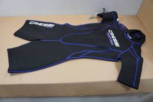lot 117 image: Cressi Tortuga 2.5mm Womens Wetsuit - XS1