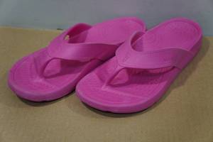 lot 130 image: Nuusol Rubber Flip-Flops - Size 5