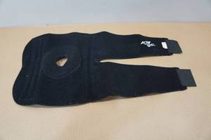 lot 135 image: Professionals Choice Miracle Knee Support - Standard