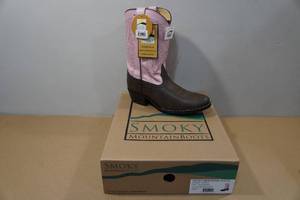 lot 143 image: Smoky Mountain Boots - Youth Size 7