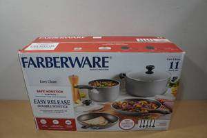 lot 156 image: Farberware 11-Piece Non-Stick Set