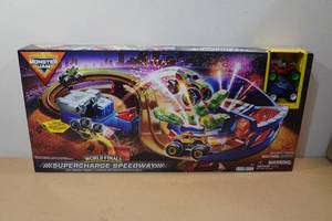 lot 158 image: Monster Jam Supercharge Speedway Building Set