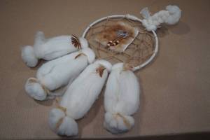 lot 165 image: Dakota Sioux White Buffalo 21 Dream Catcher