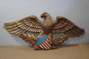 lot 172 image: Vintage Styro Co Bald Eagle Wall Dcor