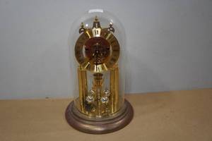 lot 193 image: Elgin Anniversary Clock