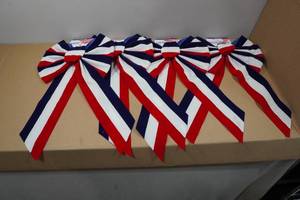 lot 199 image: 4 Outdoor American Bows - 26x15
