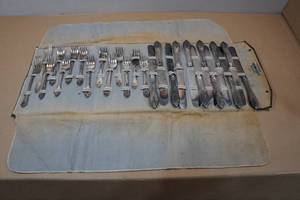 lot 201 image: 1847 Rogers Bros Silverplate Flatware