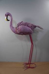 lot 210 image: Metal Pink Flamingo Yard Dcor