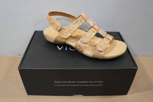 lot 224 image: Vionic Amber Womens Orthotic Sandals - Size 9