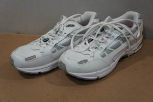 lot 230 image: Vionic 23Walk Womens Orthotic Sneakers - Size 8