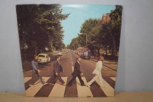 lot 100A image: The Beatles Abbey Road Vinyl Record