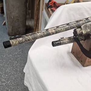 lot 16 image: Mossberg 935 Semi Auto 12Ga, Camoflauge Turkey & Bird Barrels, 3 12 Chambered