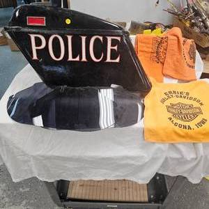 lot 46 image: Harley Davidson Police Hard Saddlebag wMisc
