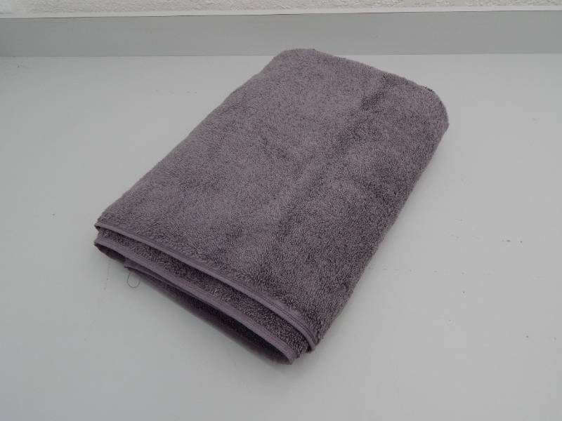 lot 153 image: Bath Towel