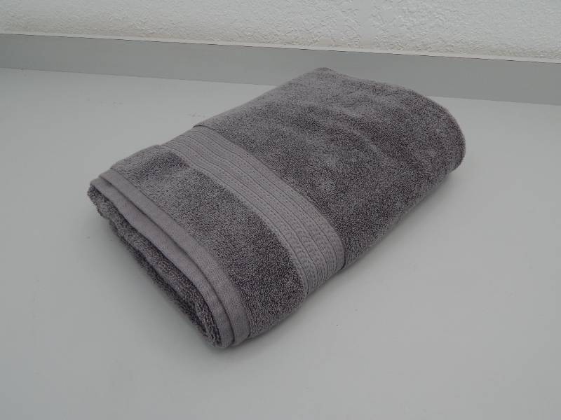 lot 154 image: Bath Towel