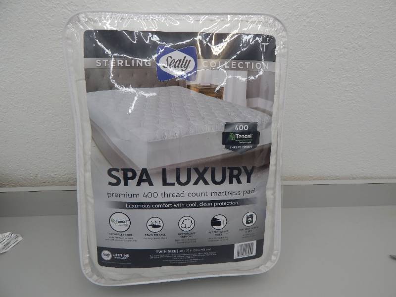 lot 66 image: Sealy Twin mattress pad