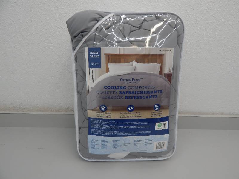 lot 98 image: Queen cooling comforter