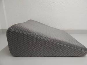 Cooling Memory Foam Wedge Pillow