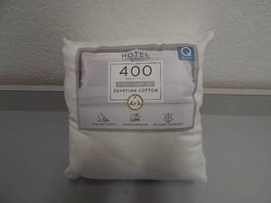 lot 22 image: Queen 6 Piece Egyptian Cotton Sheet Set