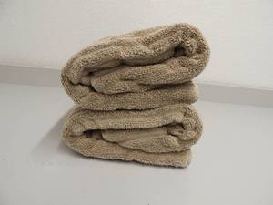 lot 45 image: Set of 2 Towels
