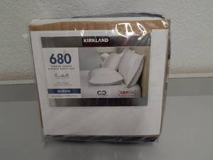 lot 52 image: Queen 6 Piece Sheet Set