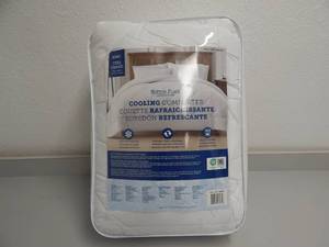 lot 63 image: King Cooling Comforter