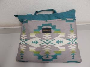lot 74 image: Convertible BlanketCarry Bag