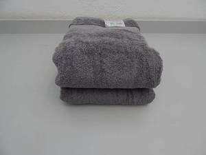 lot 76 image: 2 Pack 100% Cotton Bath Towels