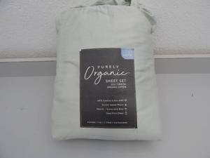lot 86 image: Queen 6 Piece Organic Cotton Sheet Set