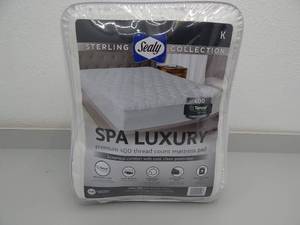 lot 90 image: Sealy King 400 Thread Count Mattress Pad